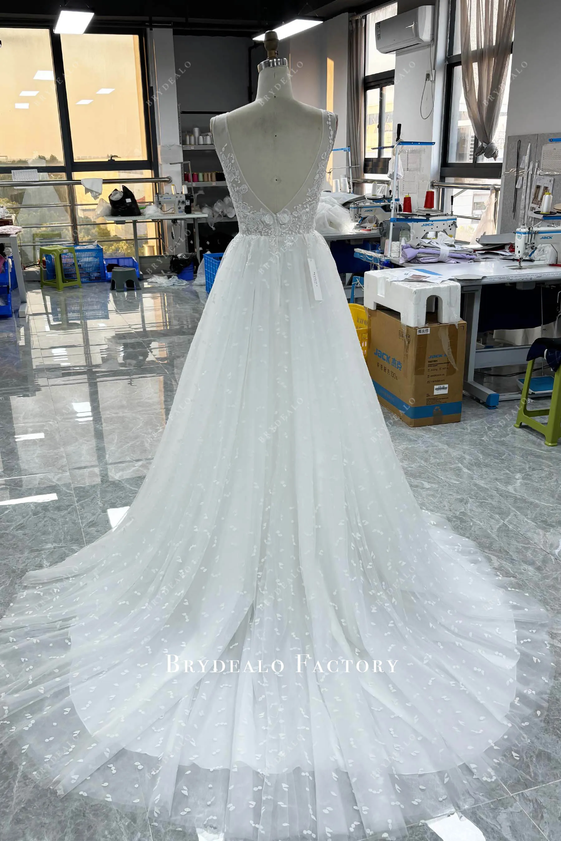 3D Lace Plunging Neck Private Label Wedding Ball Gown