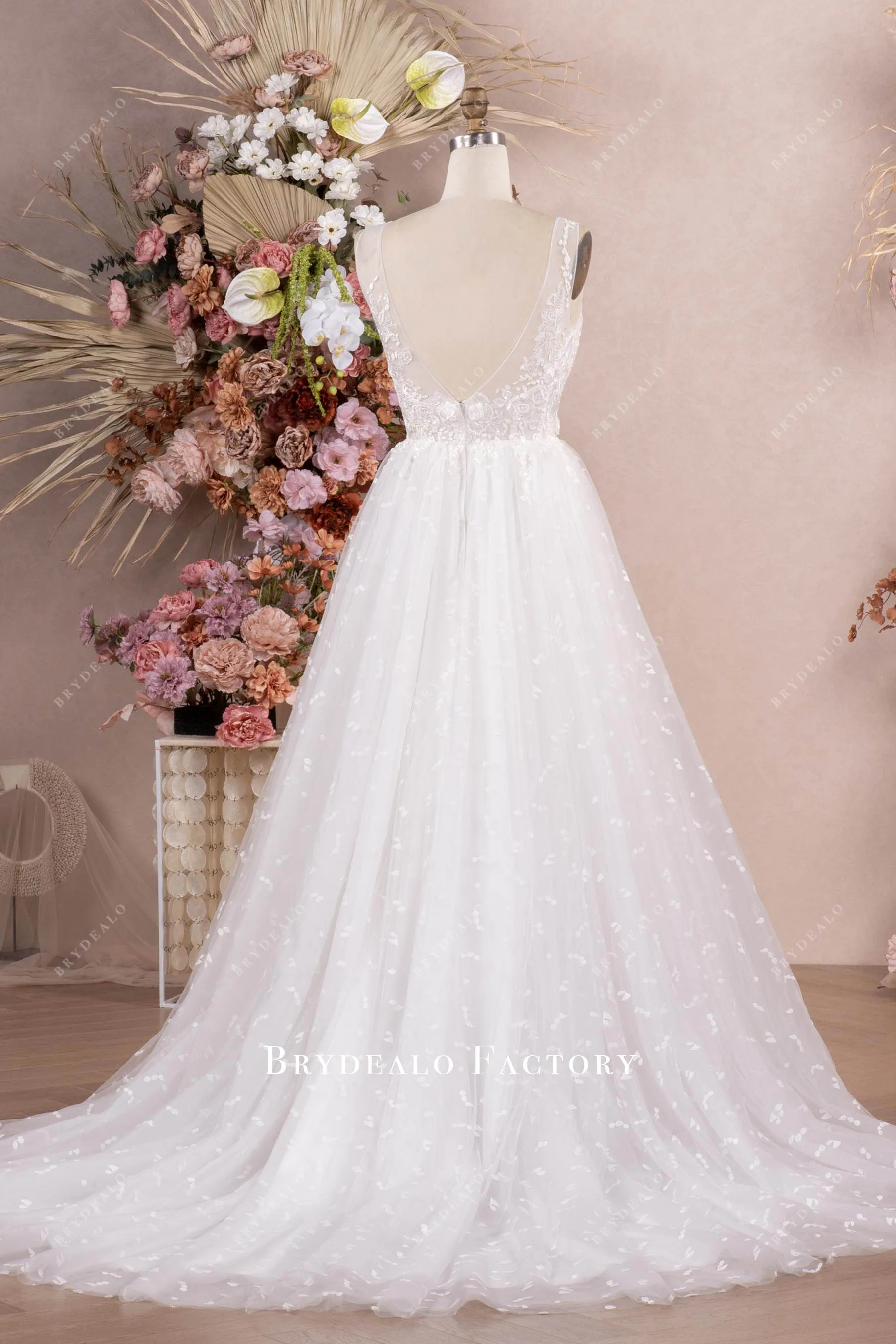 3D Lace Plunging Neck Private Label Wedding Ball Gown