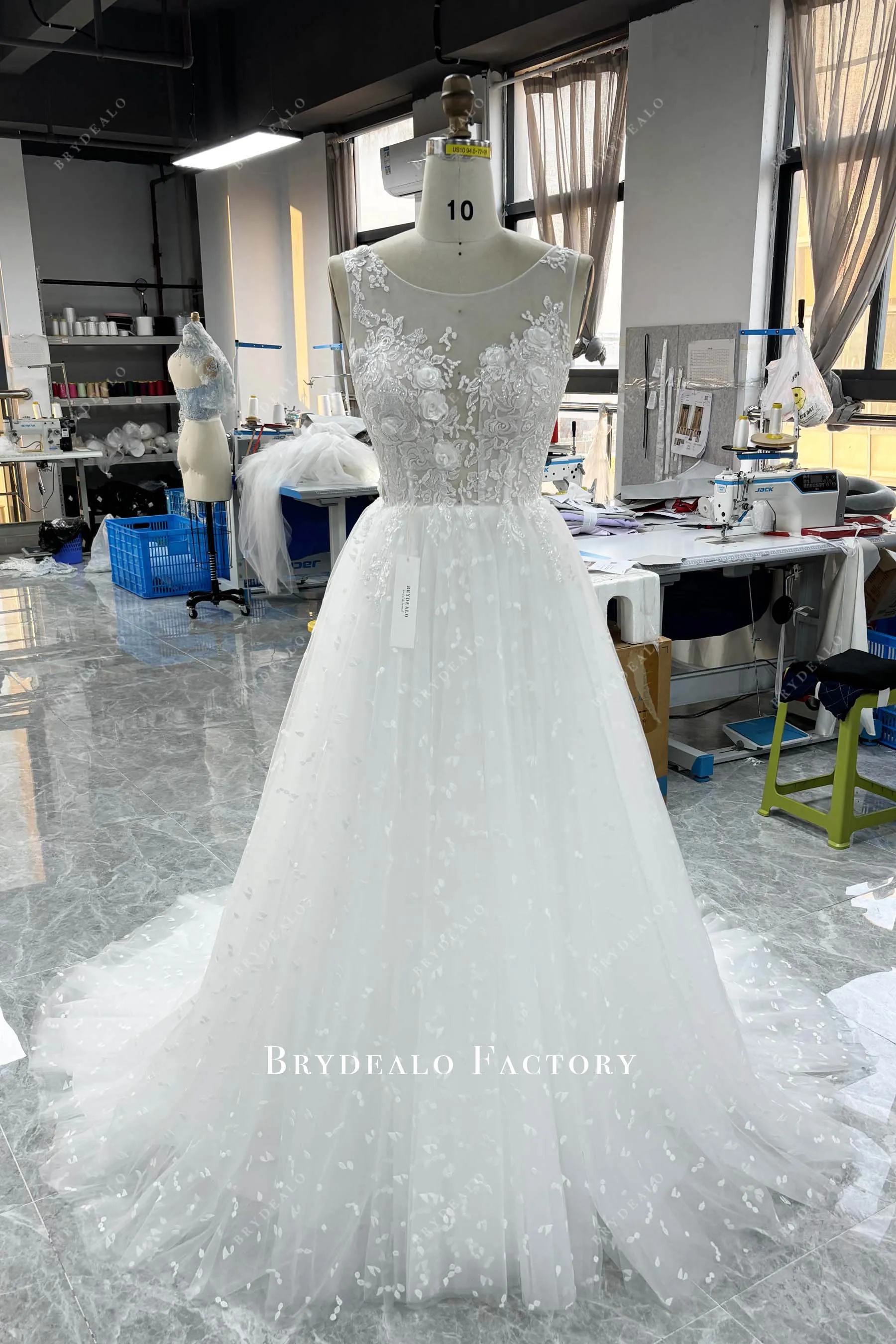 3D Lace Plunging Neck Private Label Wedding Ball Gown