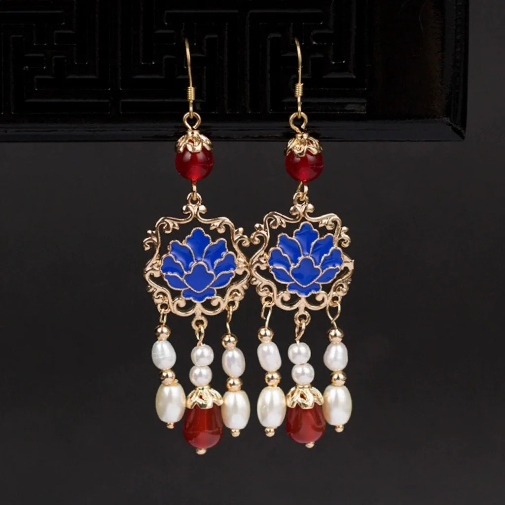 Dangle Earrings: Ming Fleur