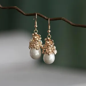 Dangle Earrings: Snow Mountain