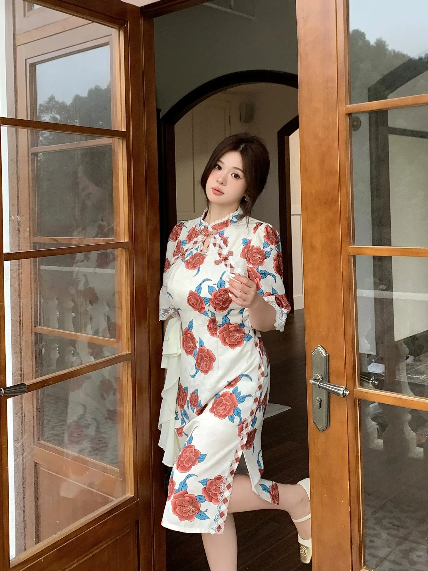 Lace Sleeve Floral Cheongsam Dress, Noble Lady 民国千金 (Preorder)