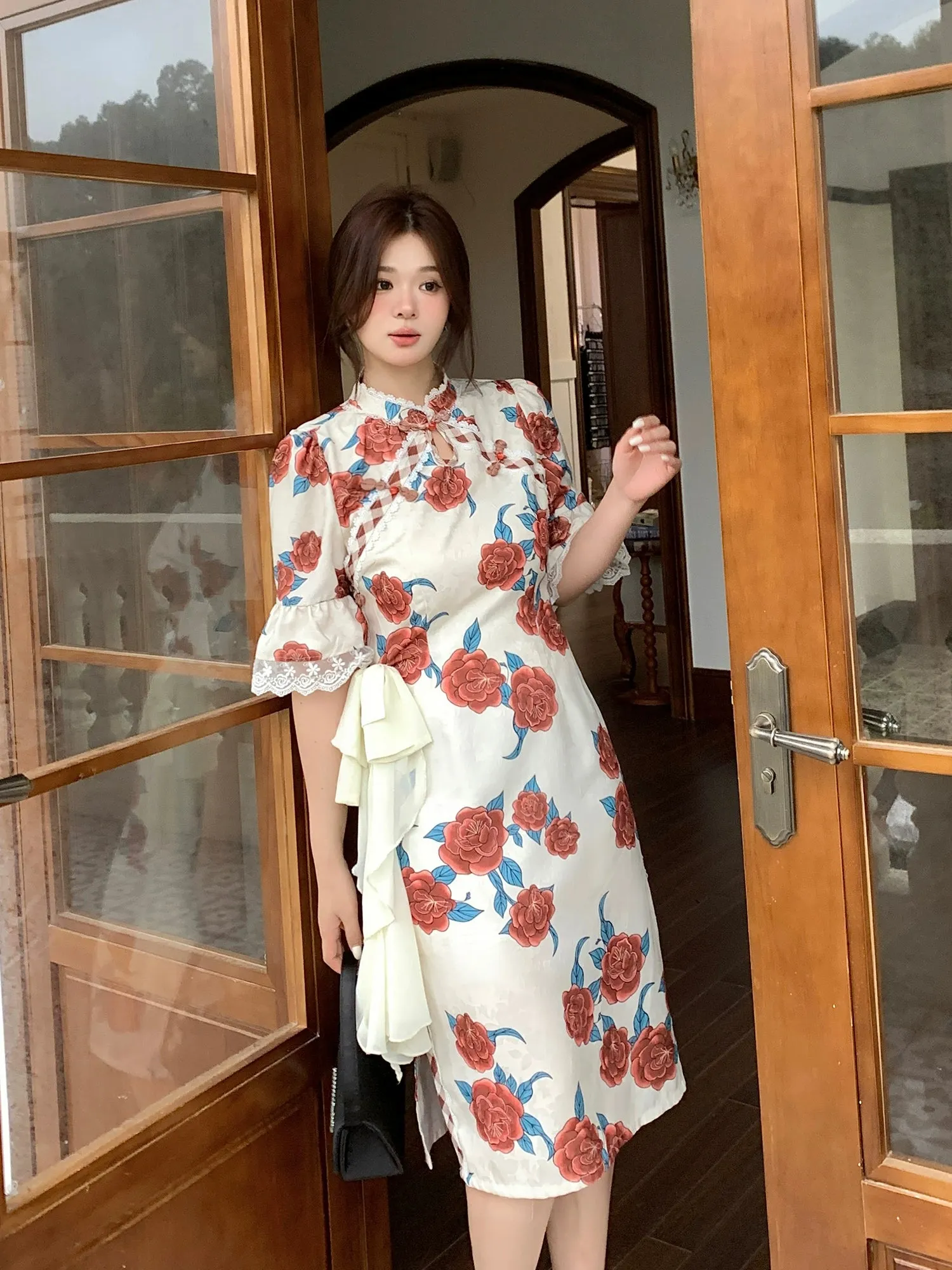 Lace Sleeve Floral Cheongsam Dress, Noble Lady 民国千金 (Preorder)