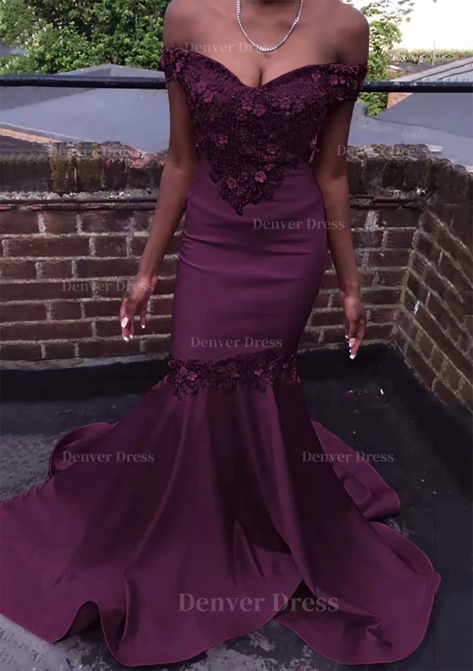 Trumpet/Mermaid Off-the-Shoulder Court Train Satin Prom Dress With Beading Flowers