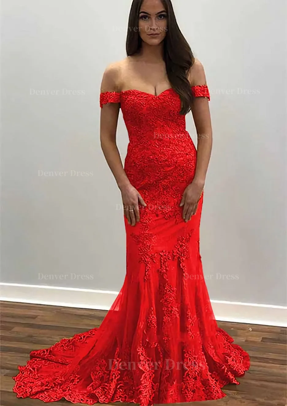 Trumpet/Mermaid Off-the-Shoulder Court Train Tulle Prom Dress With Lace Appliqued