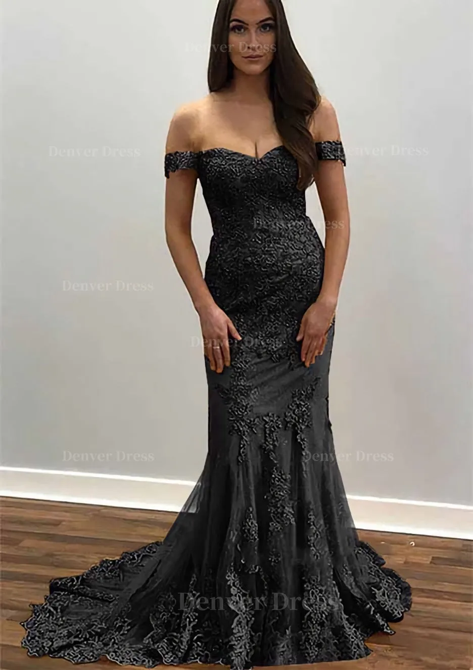 Trumpet/Mermaid Off-the-Shoulder Court Train Tulle Prom Dress With Lace Appliqued