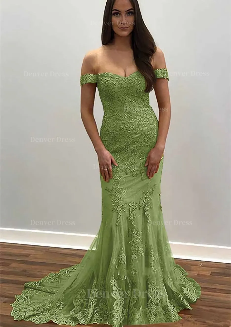 Trumpet/Mermaid Off-the-Shoulder Court Train Tulle Prom Dress With Lace Appliqued