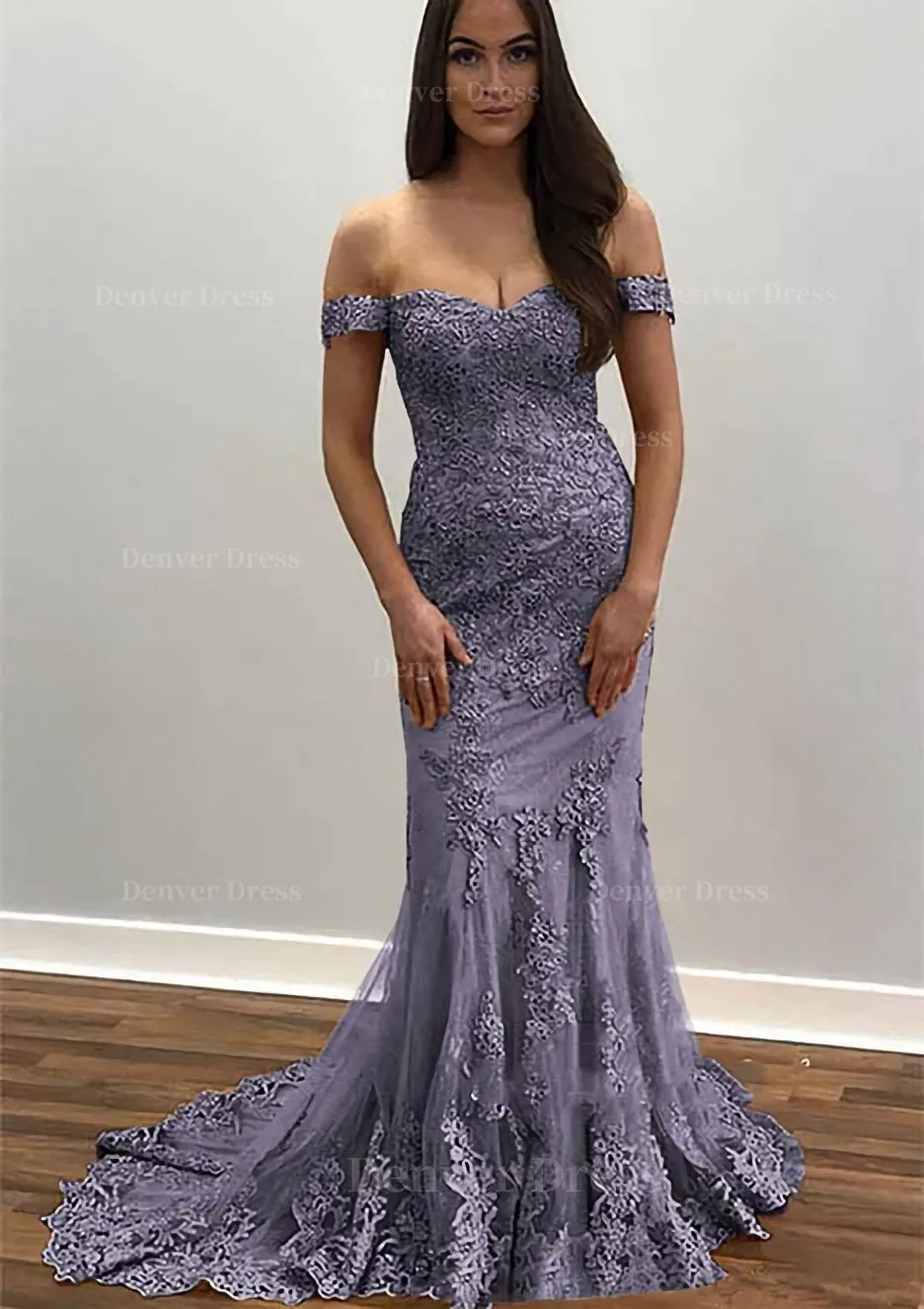 Trumpet/Mermaid Off-the-Shoulder Court Train Tulle Prom Dress With Lace Appliqued