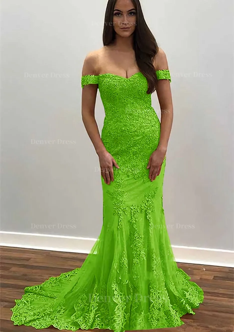 Trumpet/Mermaid Off-the-Shoulder Court Train Tulle Prom Dress With Lace Appliqued