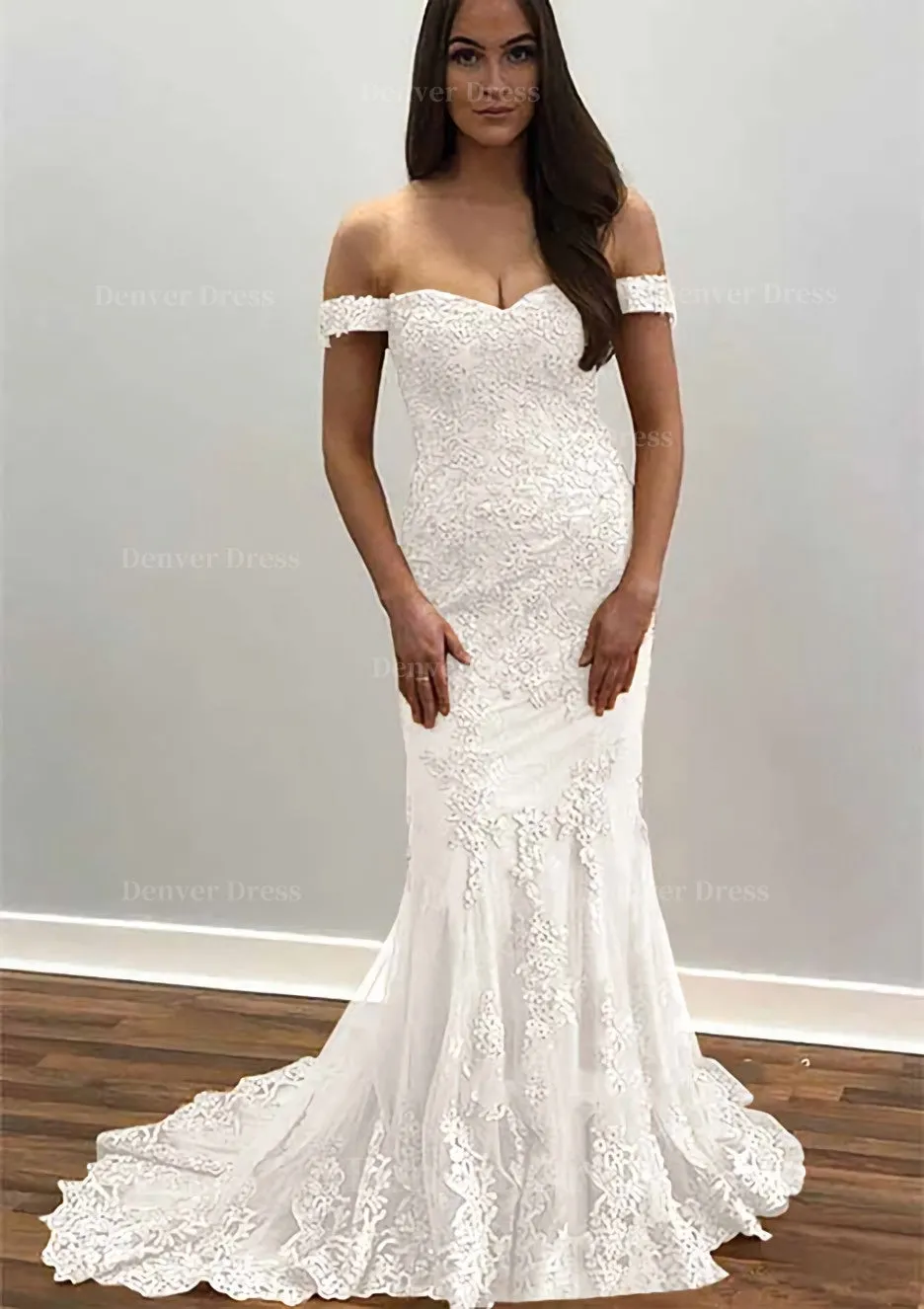 Trumpet/Mermaid Off-the-Shoulder Court Train Tulle Prom Dress With Lace Appliqued