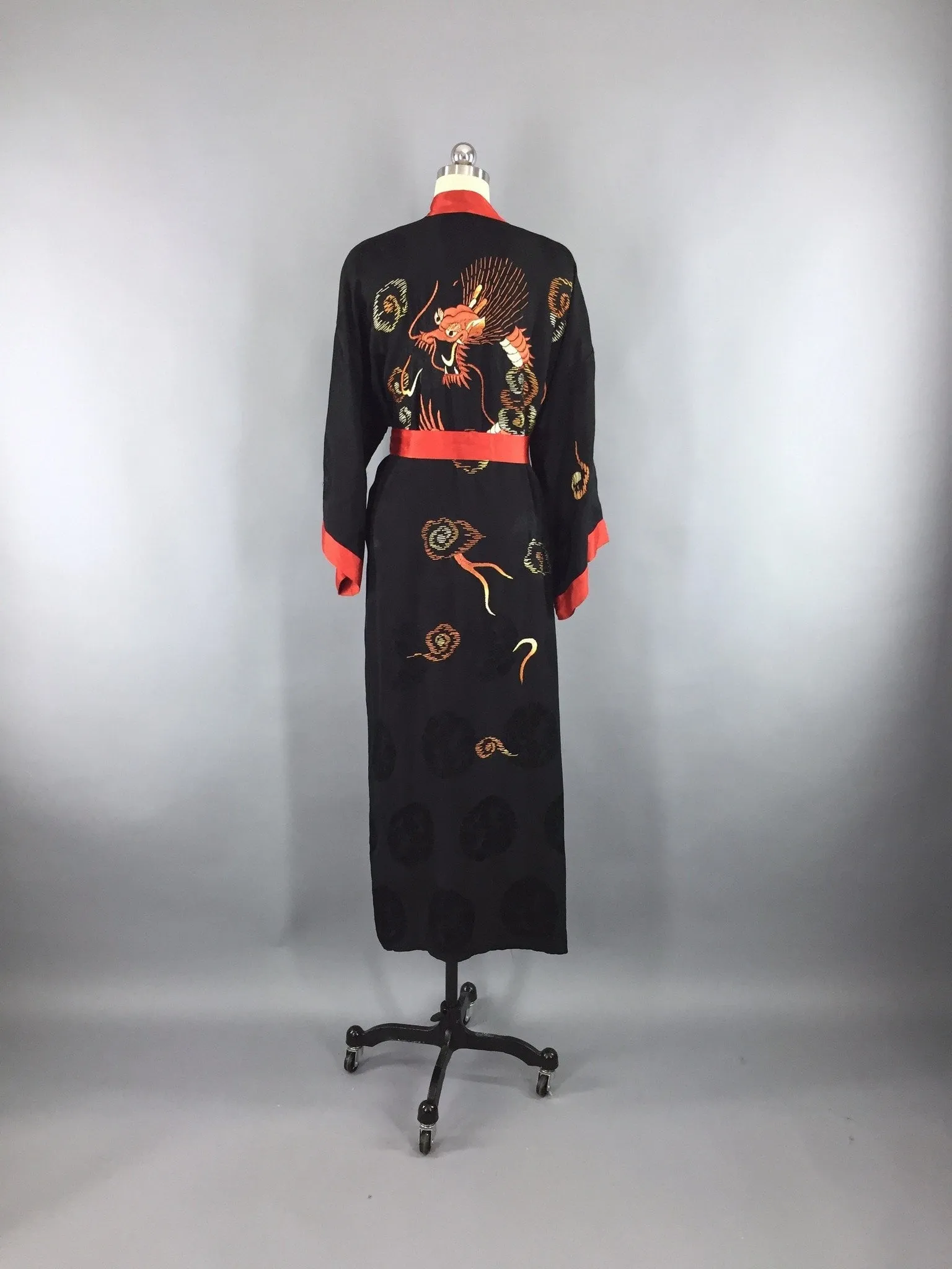 Vintage 1930s-40s Silk Robe / Embroidered Dragon / Black and Red Satin