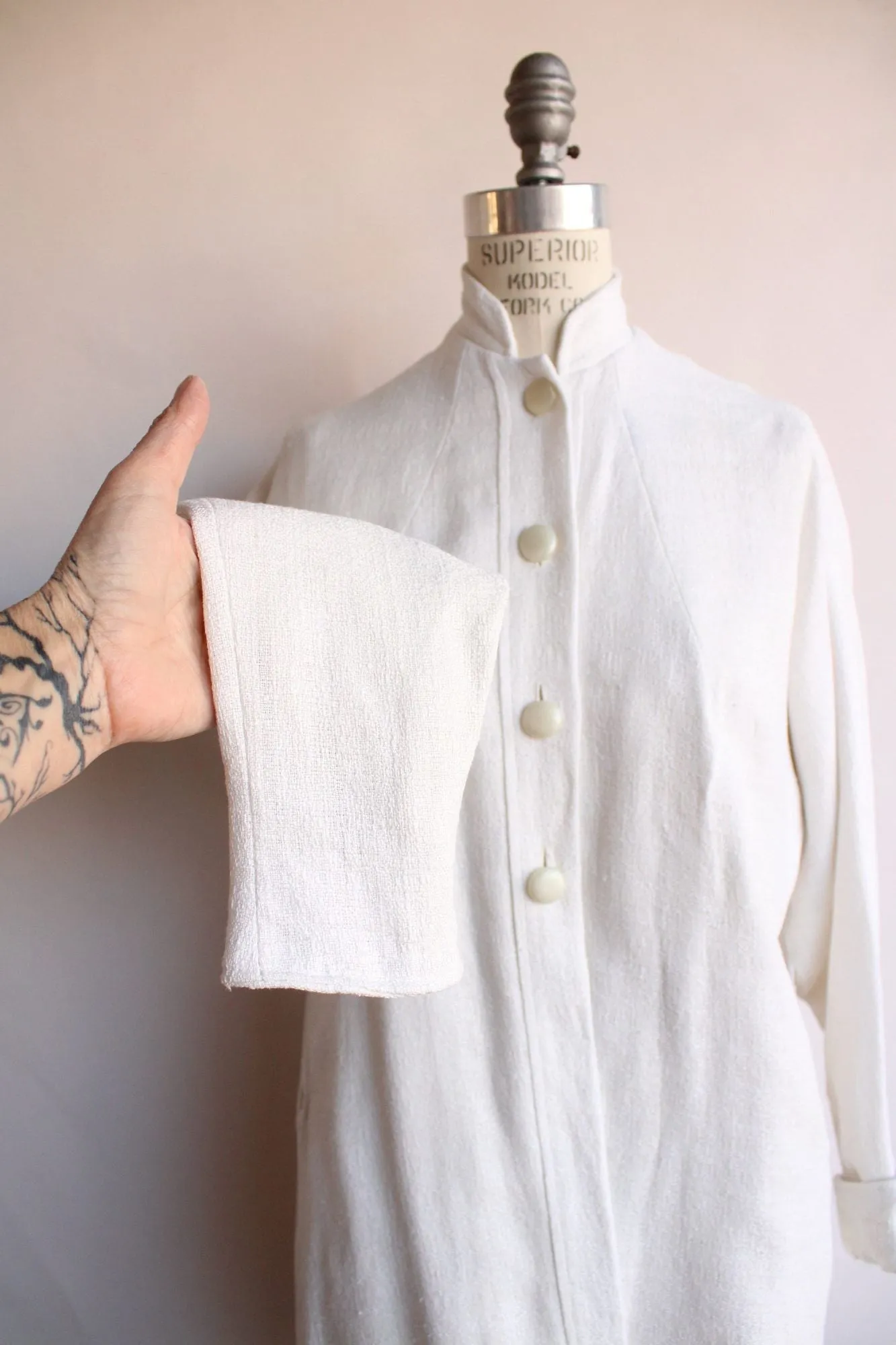 Vintage 1960s White Raw Silk Opera Jacket with Pockets and Buttons