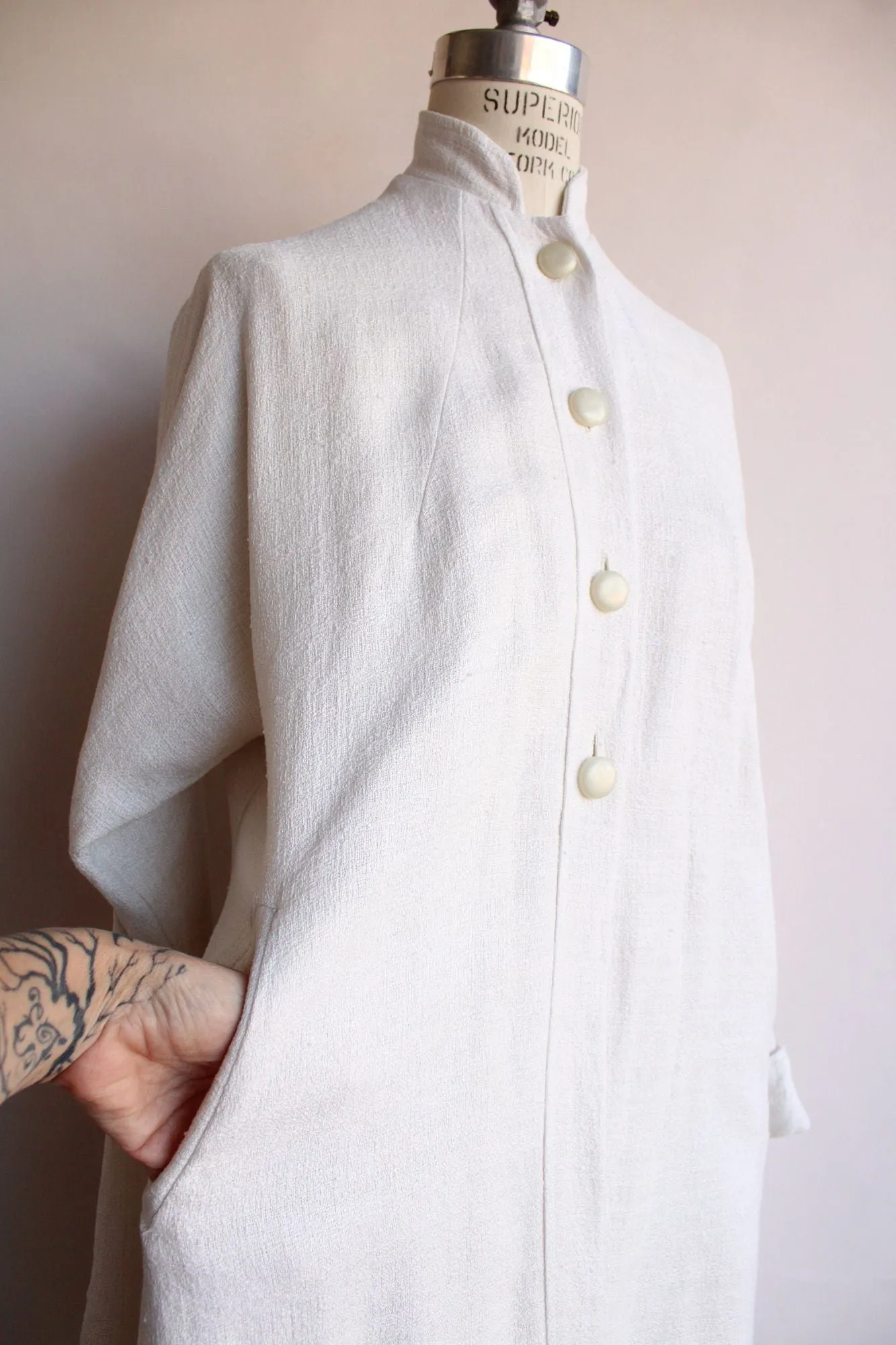 Vintage 1960s White Raw Silk Opera Jacket with Pockets and Buttons